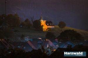 Glockenturm beleuchtet